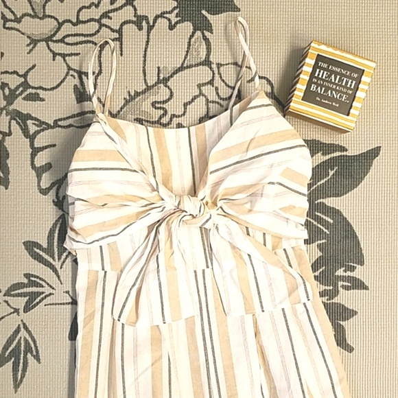 JUMPSUIT Medium NWOT - Picture 3 of 8